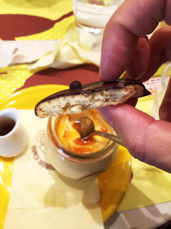 ぼく、プリン♪ポムポムプリンの帽子を食す