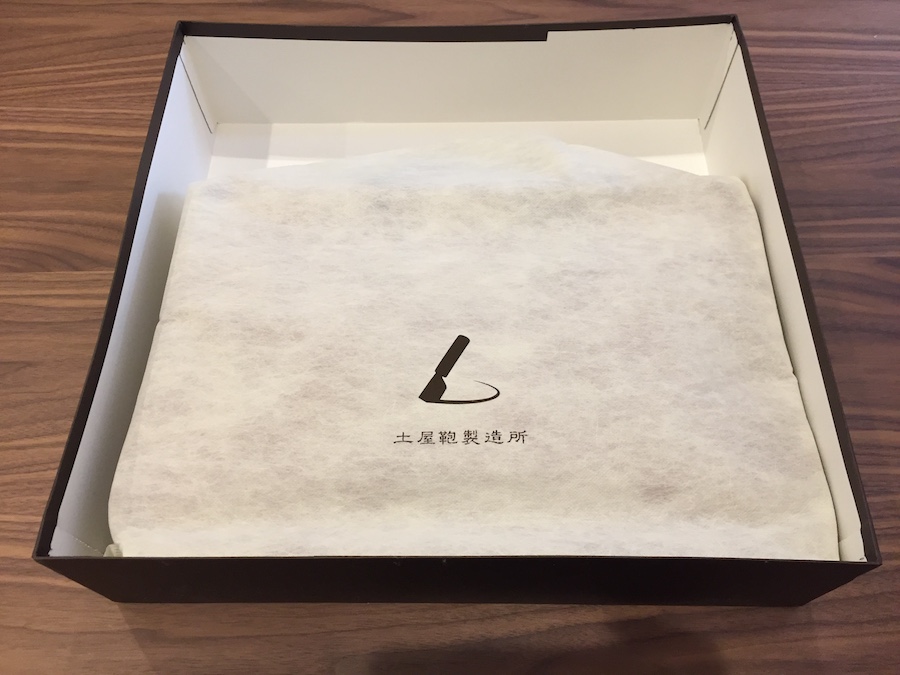 土屋鞄製造所のURBANOアーバンブリーフ箱開け写真