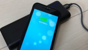 Anker PowerCore 20100で充電中