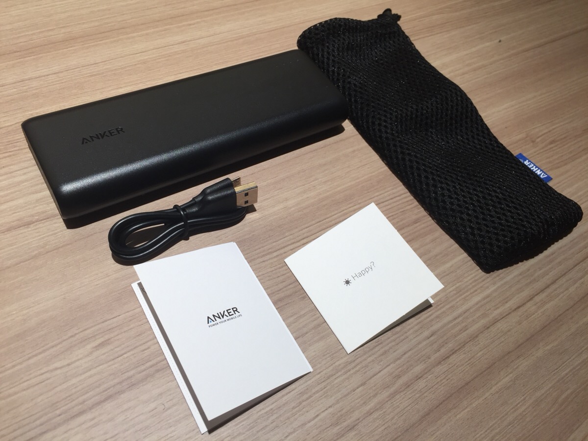 Anker PowerCore 20100の内容物