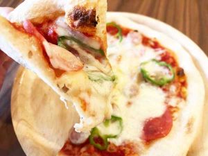 おつまみに最適、激ウマ冷凍ピザ