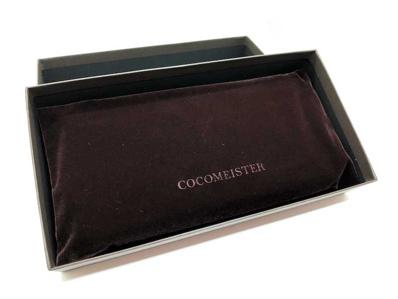 ココマイスター(COCOMEISTER)の「ロンドンブライドル・グラディアトゥール」の箱パッケージを開ける