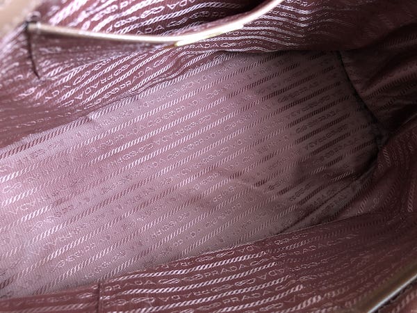バッグレンタルLAXUS（ラクサス ）でレンタルしたPRADAのバッグの使用感